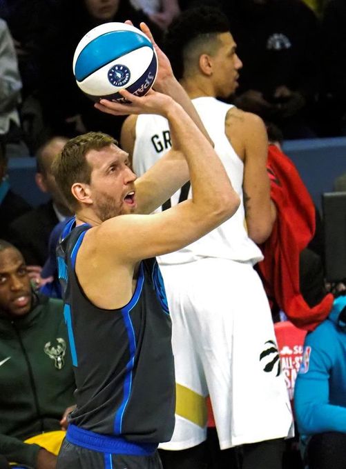 Nowitzki oficializa a Doncic como su sucesor con los Mavericks