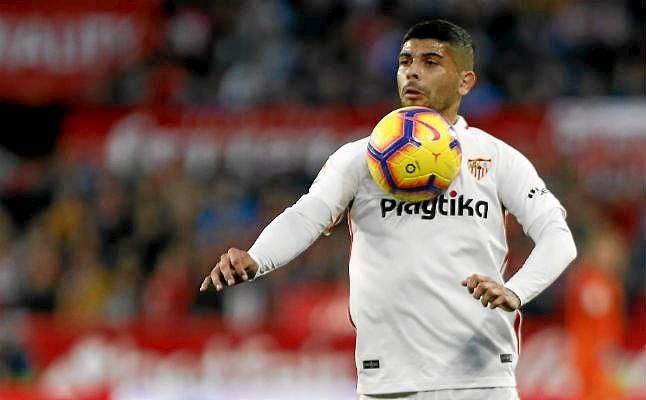 El Arsenal volverá a la carga por Banega en verano