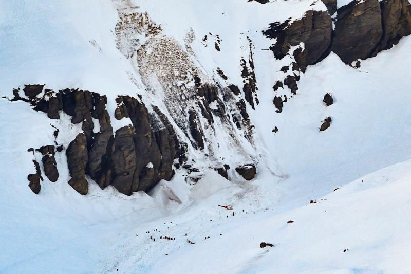 Una decena de desaparecidos por una avalancha en una estación de esquí suiza