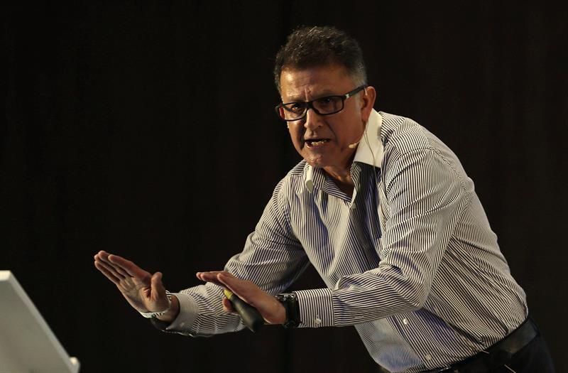 Juan Carlos Osorio llama delincuente al agente que lo acusa de pedirle una coima