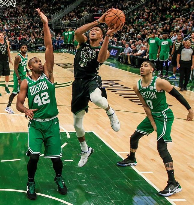 98-97. Antetokounmpo y Middleton dan a Bucks la victoria en duelo con Celtics