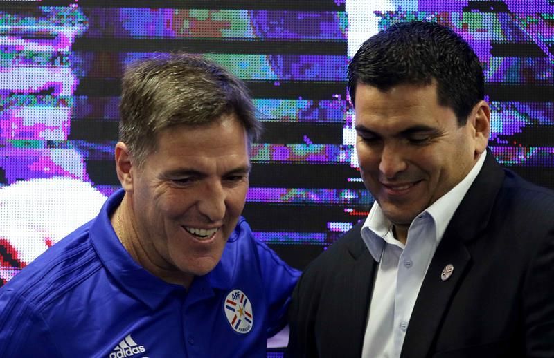 Berizzo aterriza en Paraguay con el "compromiso total" de llegar al Mundial