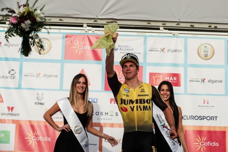 Groenewegen gana la cuarta etapa en El Algarve, Pogacar sigue de líder