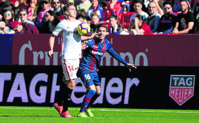 Wöber, el alumno aplicado de Carlos Marchena