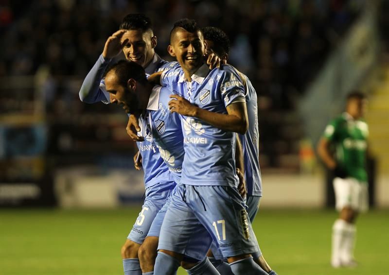 El Bolívar espera un traspié del invicto Nacional Potosí para ser líder del fútbol en Bolivia