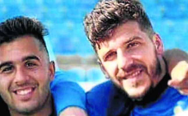 Los jugadores del Écija, agradecidos por el apoyo recibido