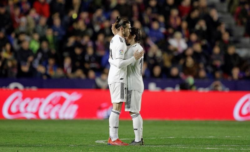 Bale, un guiño de unión antes del clásico