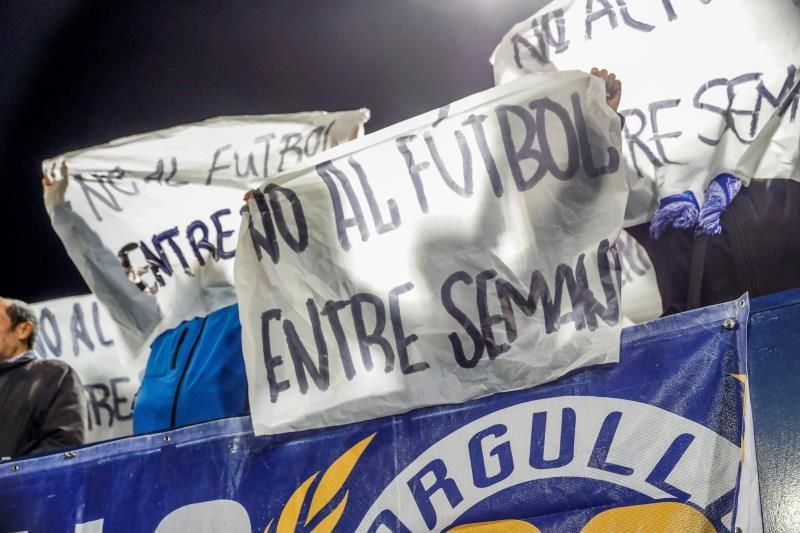 La afición de Butarque protesta contra el fútbol fuera del fin de semana