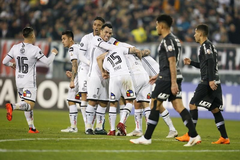 Colo Colo sigue intratable y la U. de Chile y la Católica recuperan el paso