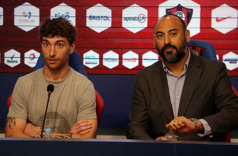 Amorebieta jugaría su primer partido en la Libertadores con Cerro Porteño