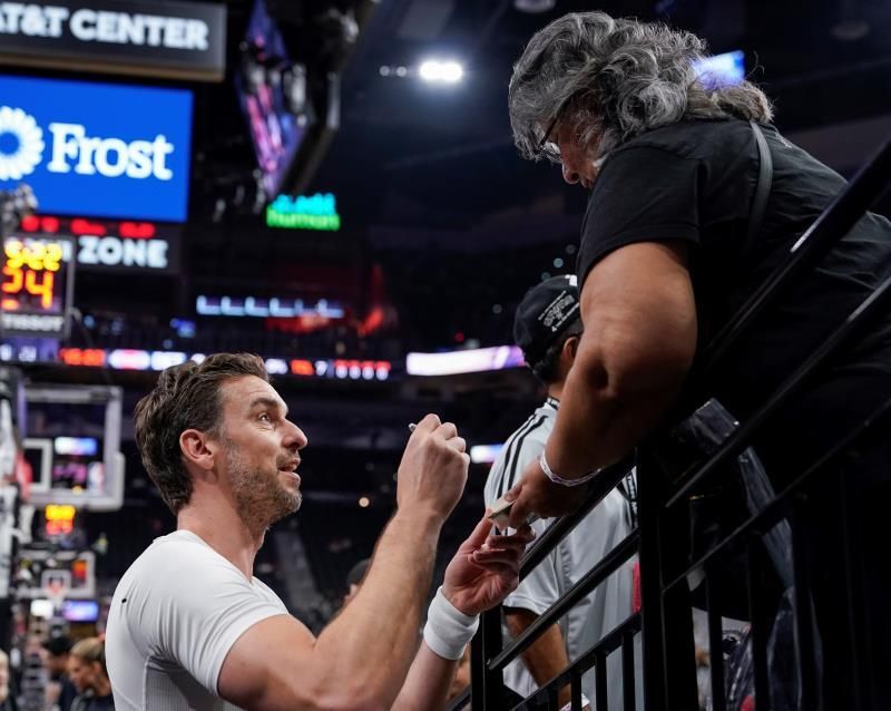 Pau llegó a Milwaukee "totalmente convencido" tras hablar con Mirotic