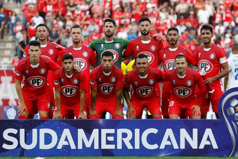 La UC busca levantarse del golpe en la Libertadores ante el colíder La Calera