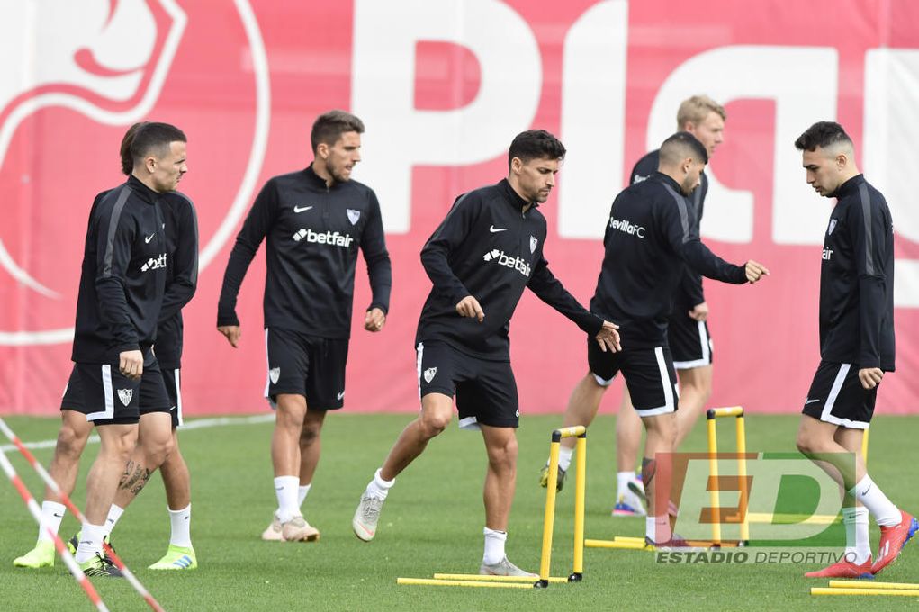 Wöber y Vaclik no se entrenan