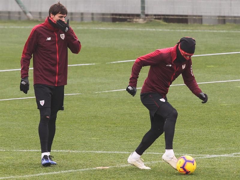 Aduriz se ve "cumpliendo plazos" pero no se atreve a fechar su regreso