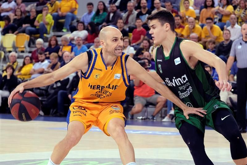 Albert Oliver: "Estamos con Víctor García y esperamos que acabe la temporada"