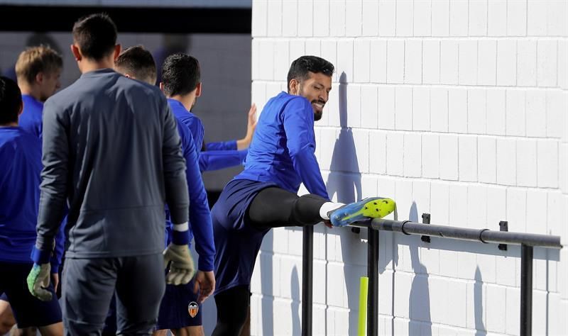 Garay vuelve a entrenar con el grupo