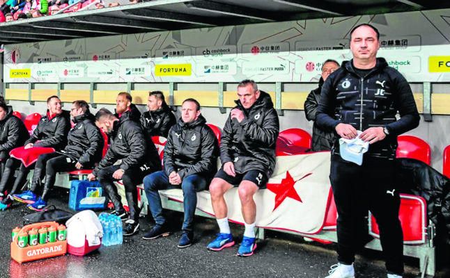 El técnico del Slavia: "Al Zenit ya le ganamos 2-0"