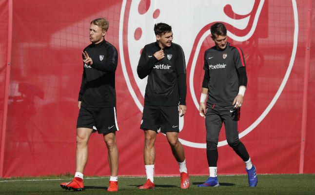 Wöber y Vaclik también viajarán en el parón