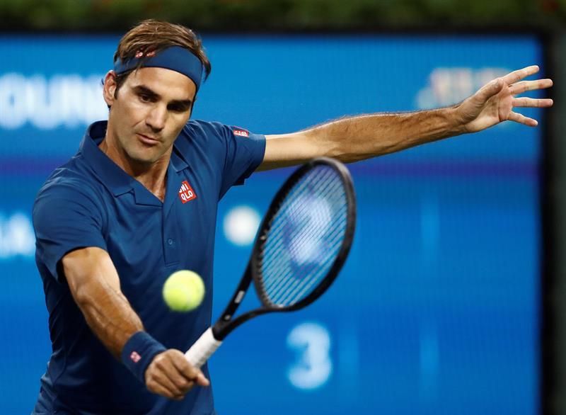 Federer derrocha clase ante Wawrinka y accede a octavos