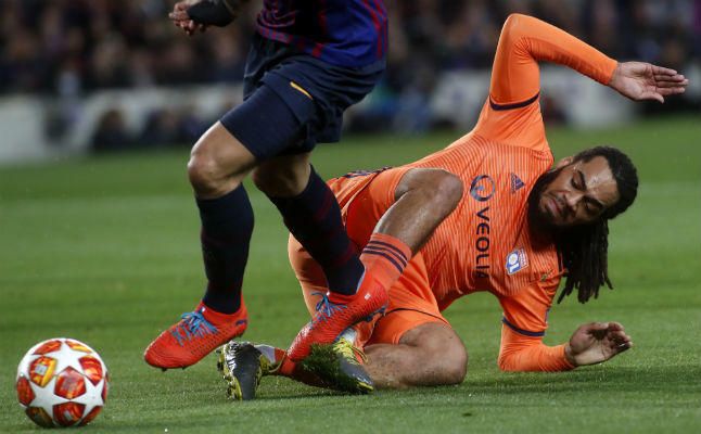 Moisés Hurtado: "Luis Suárez debería de estar sancionado de por vida por engañar con VAR y sin VAR"