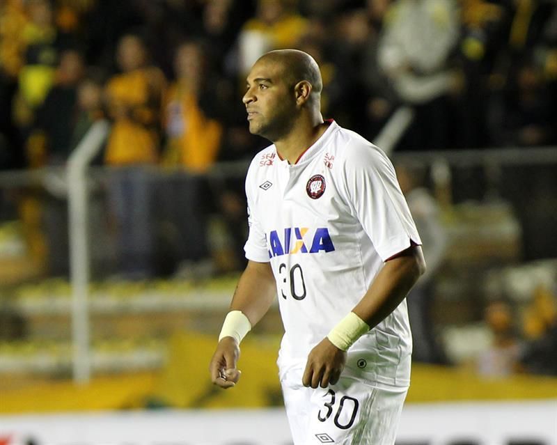 Adriano, el Emperador, firma un contrato para llevar su vida al cine