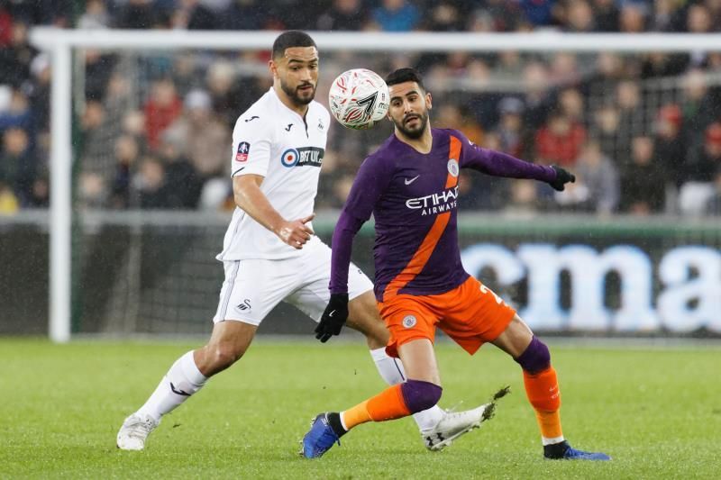 Agüero revoluciona al City y evita la sorpresa del Swansea