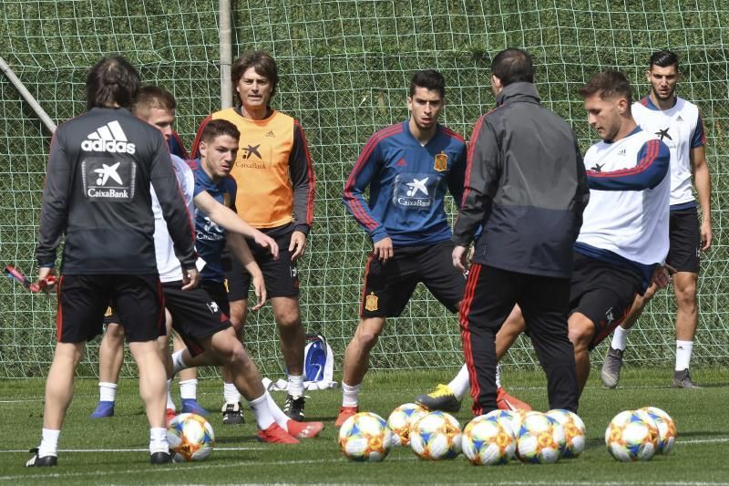 De la Fuente programa sesión de recuperación tras la victoria ante Rumanía