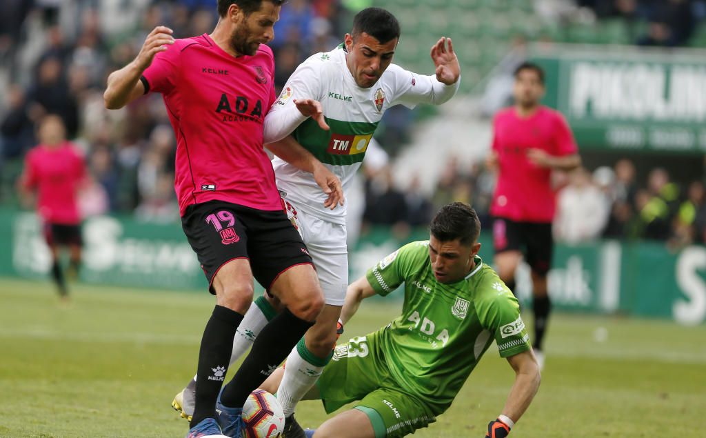 3-1: El Elche se acerca a la permanencia tras superar al Alcorcón