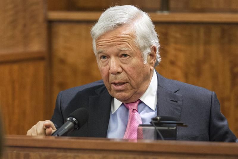 Robert Kraft, dueño de los Patriots: "Realmente lo siento"