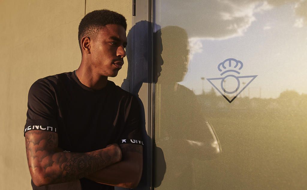 Junior habla sobre su futuro, la Premier, la selección y su "padre deportivo"