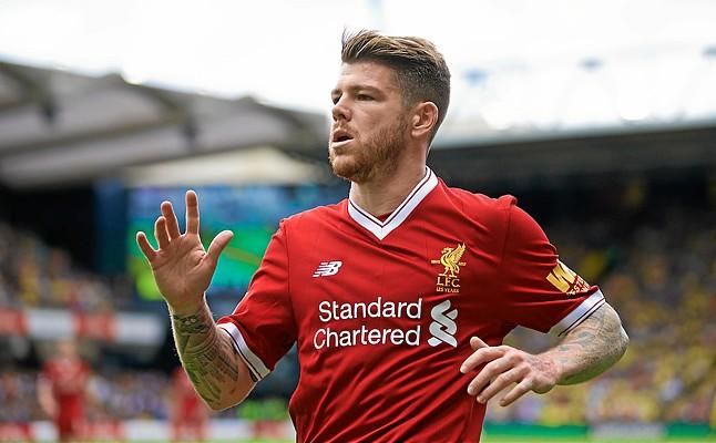 El Barcelona piensa en Alberto Moreno para competir con Alba