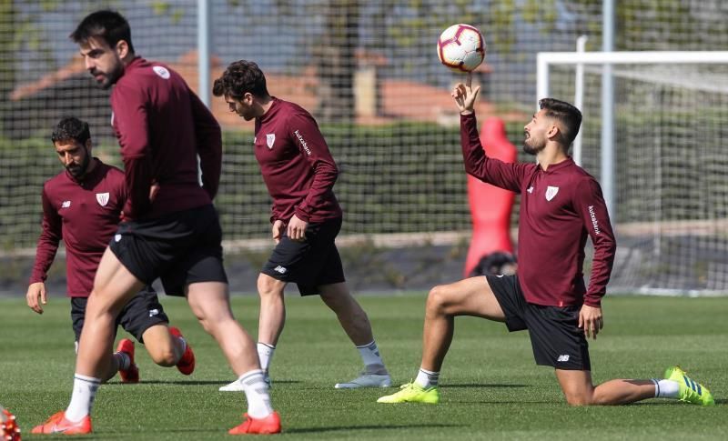 El Athletic se entrena sin Aduriz, Yuri y los internacionales absolutos