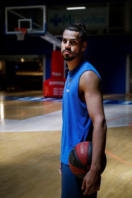 Clavell: "Firmé mi primera camiseta del Estudiantes en Colombia"