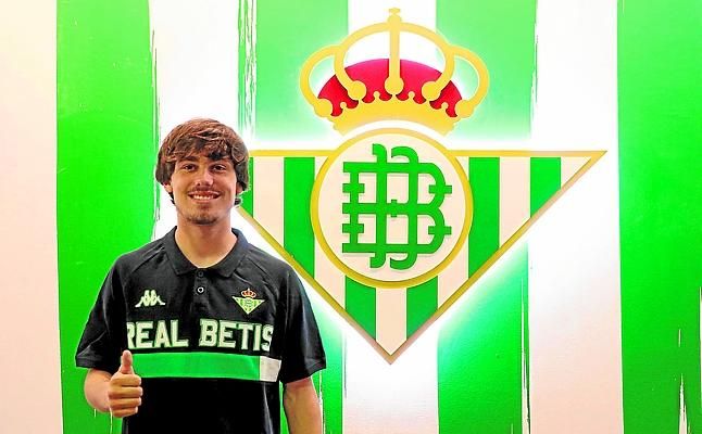 El Betis renueva a Rodri