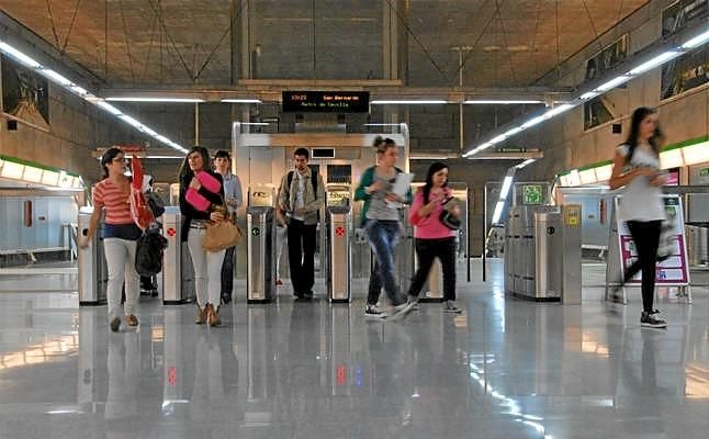 Metro Sevilla regala 10 euros a las primeras 2.000 recargas online desde este martes por su décimo aniversario