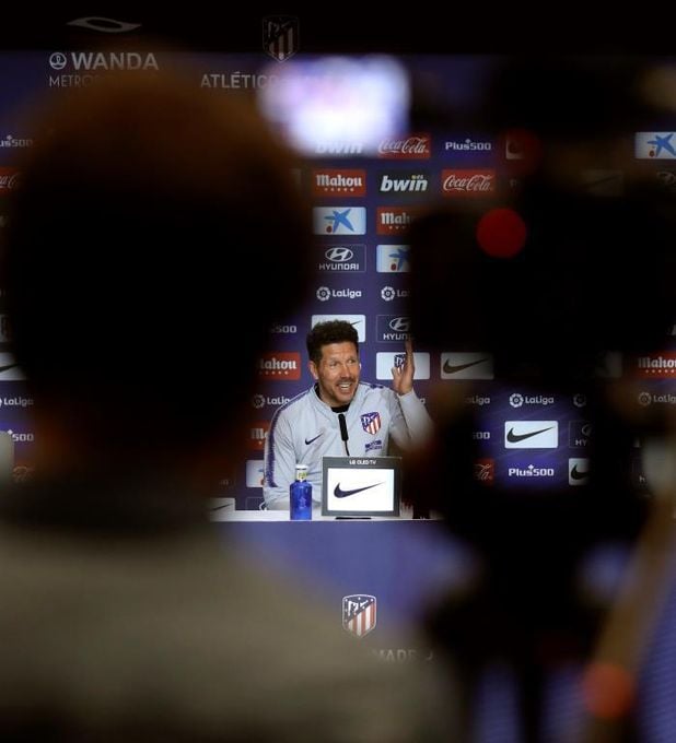 Simeone: "Quiero que Diego Costa se quede, confío a muerte en él"