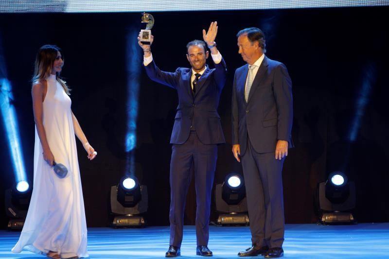 Valverde: "El arcoíris es una responsabilidad, pero estoy disfrutándolo"