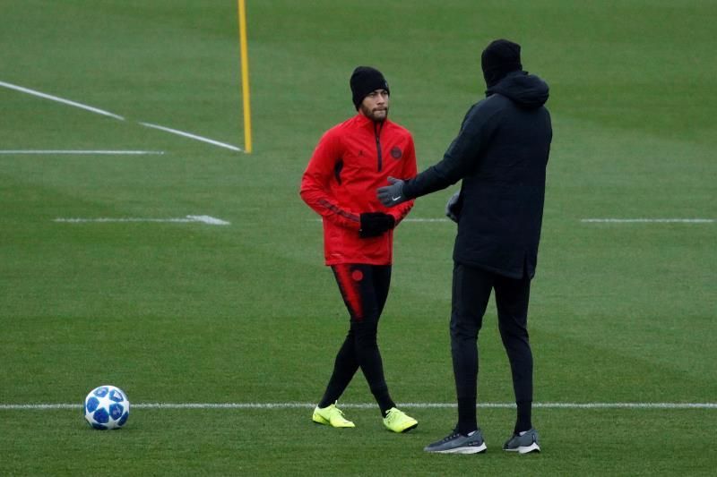 Neymar vuelve a tocar balón, pero aún debe pasar pruebas