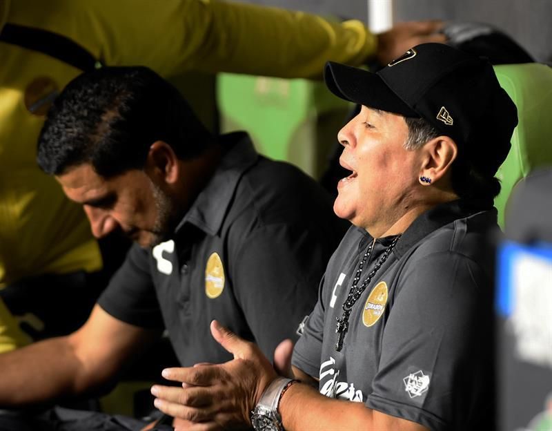 Maradona amenaza con dejar a los Dorados por supuestos errores arbitrales
