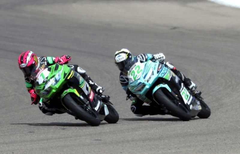 Manuel González, primer líder; caída de la campeona Ana Carrasco