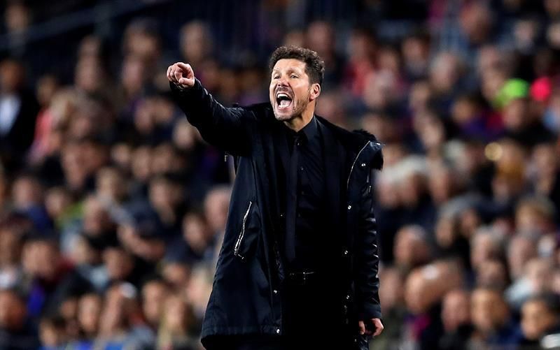 Simeone, ante la enésima reinvención del once