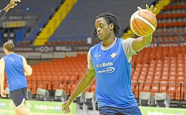 Thomas Bropleh, operado de una tendinopatía rotuliana