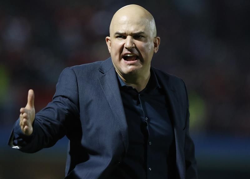 Olimpia y Cerro Porteño buscan un triunfo para llegar con opciones al clásico