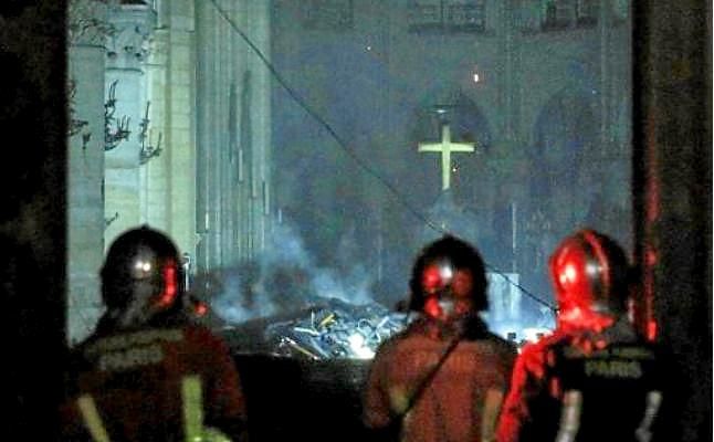 El incendio de Notre Dame, extinguido