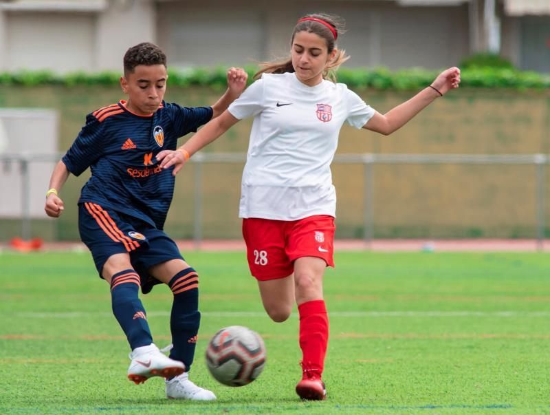 Los grandes clubes confirman su solvencia en el duelo de canteras del MIC