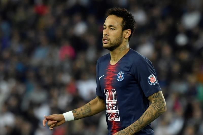 Neymar reaparece con el París Saint Germain tres meses después