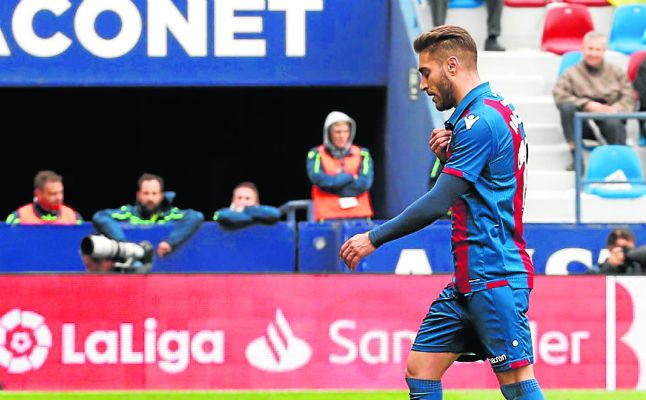 Paco López, pendiente de la enfermería