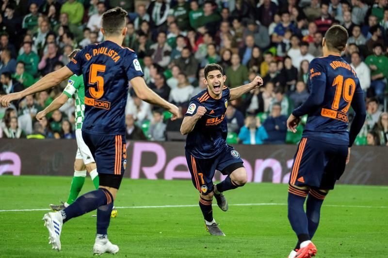 El Valencia marcó ante el Betis su gol 4.500 en la Liga