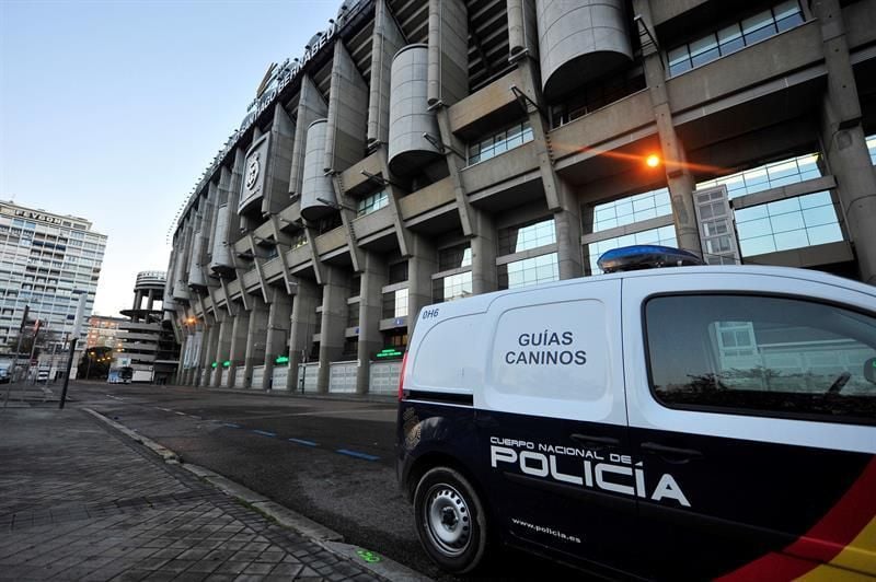 La Policía enseña a los vigilantes a detectar radicales o terroristas en estadios