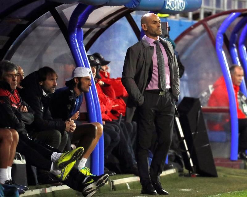 Advíncula, fuera por decisión técnica de la convocatoria frente al Sevilla